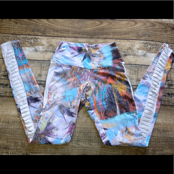 Mika Yoga Wear | Celeste Leggings | M/L - Picture 3 of 7